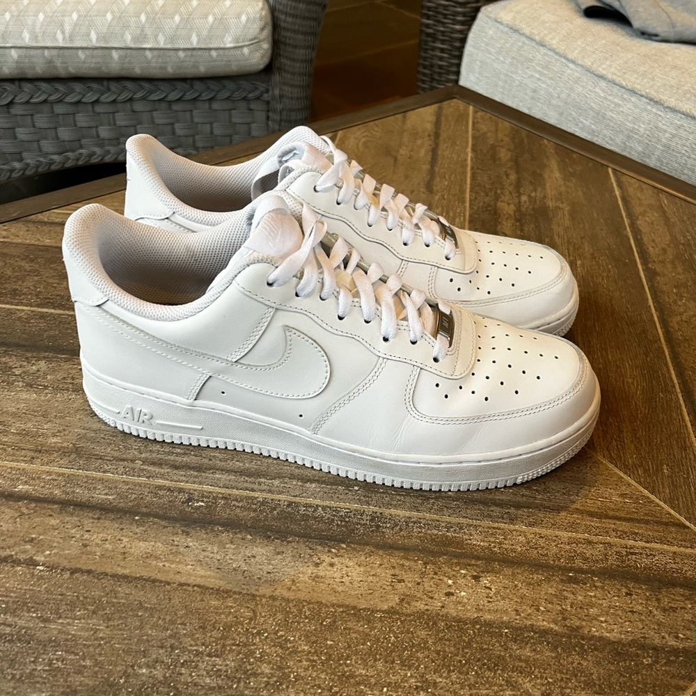White Air Force 1 
Mens size 11 US 
barely worn